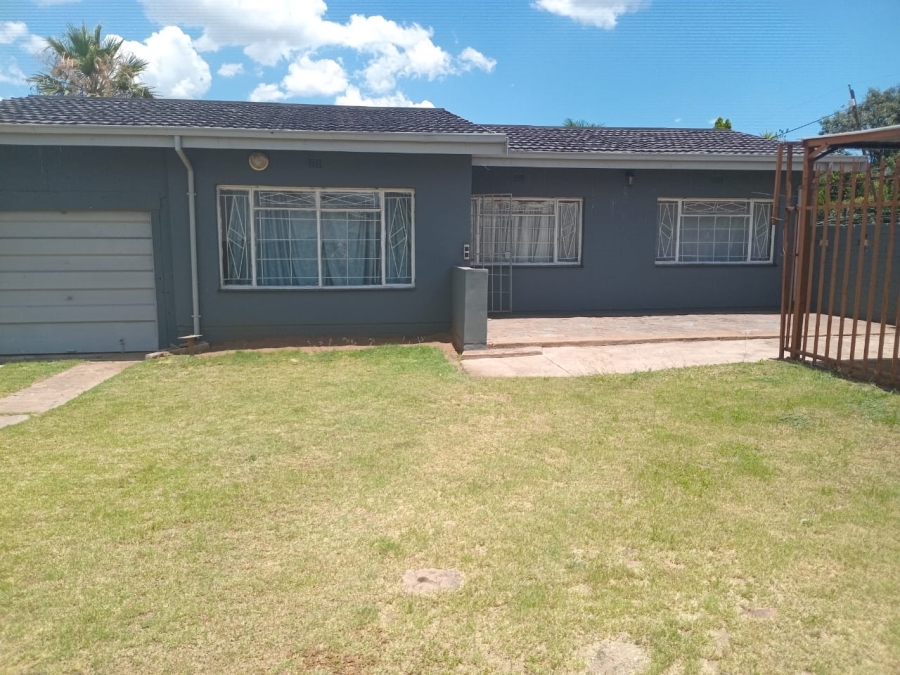 3 Bedroom Property for Sale in Vanderbijlpark CW 4 Gauteng