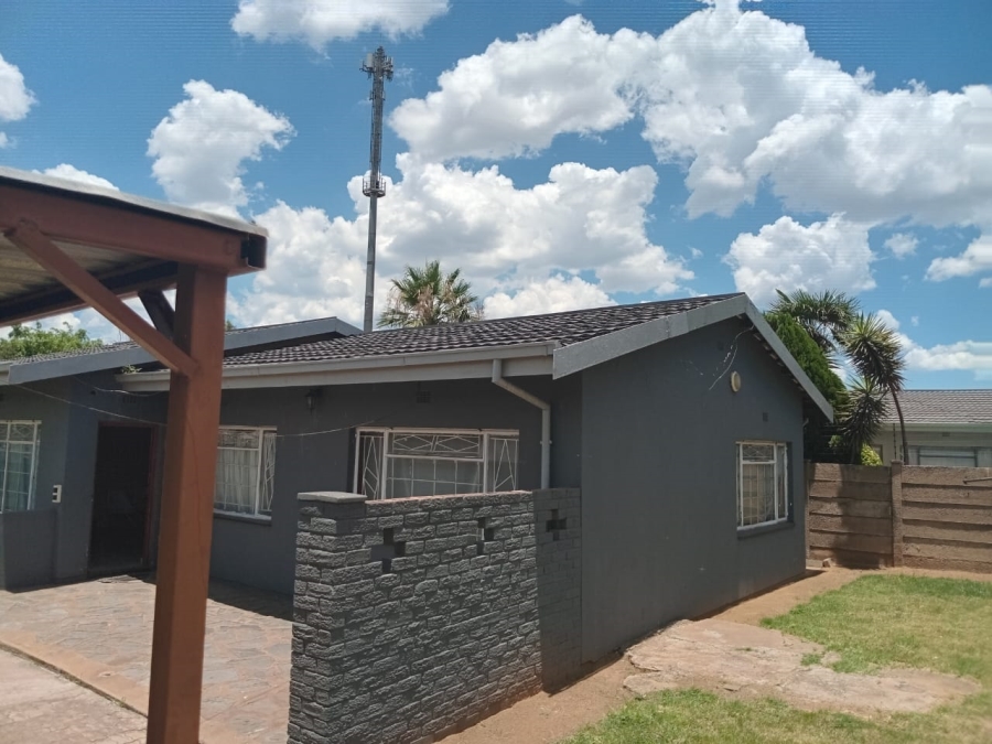 3 Bedroom Property for Sale in Vanderbijlpark CW 4 Gauteng
