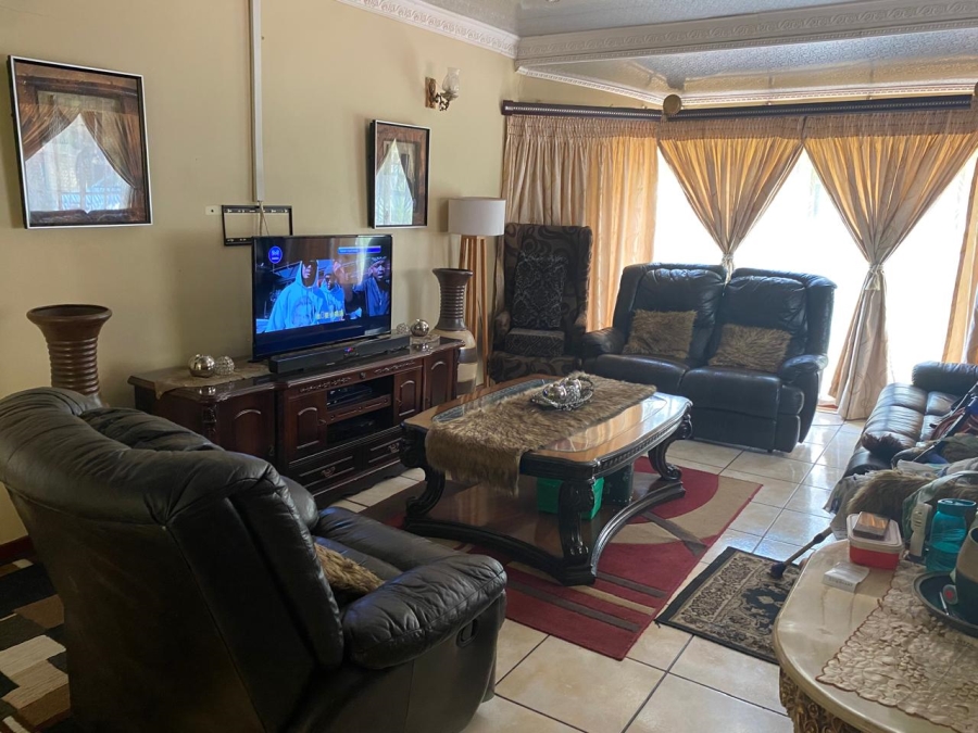 8 Bedroom Property for Sale in Bedworth Park Gauteng