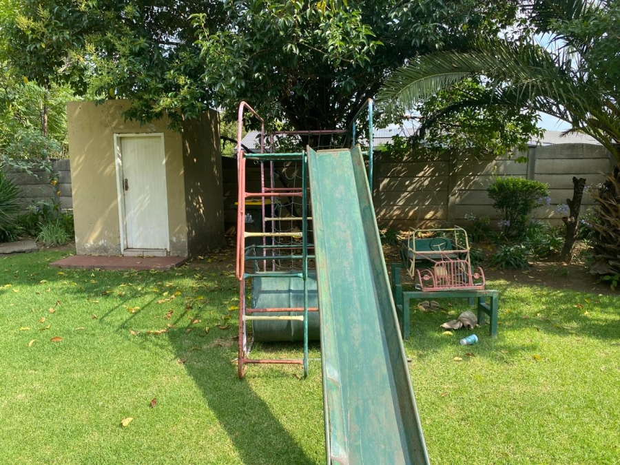 8 Bedroom Property for Sale in Bedworth Park Gauteng