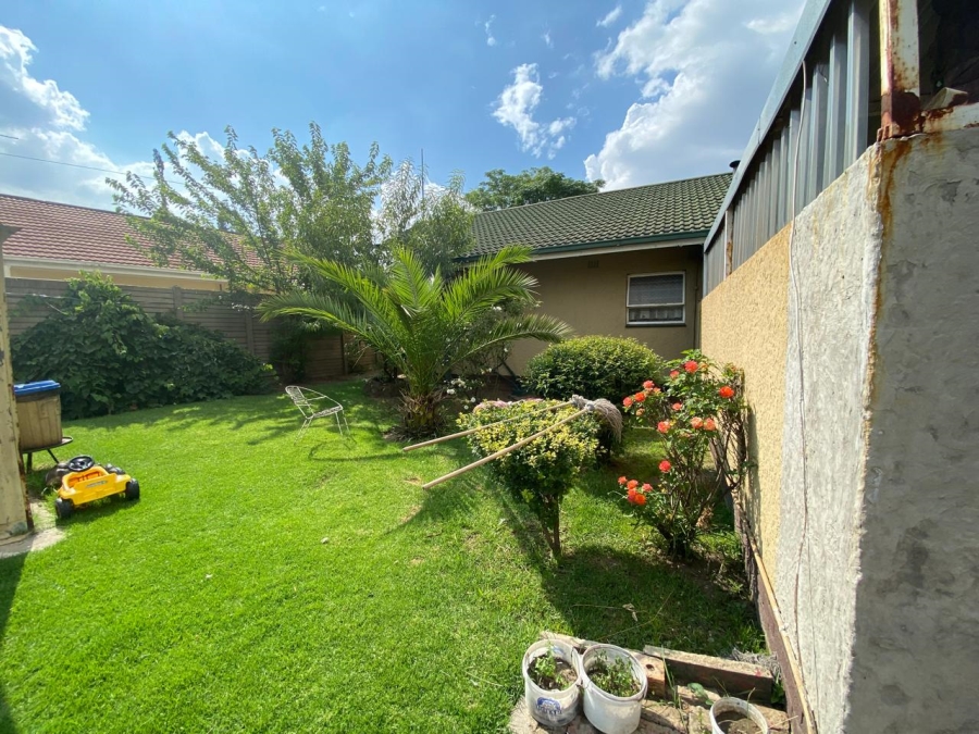 8 Bedroom Property for Sale in Bedworth Park Gauteng