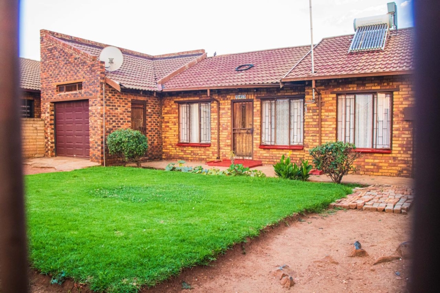 3 Bedroom Property for Sale in Lakeside Gauteng