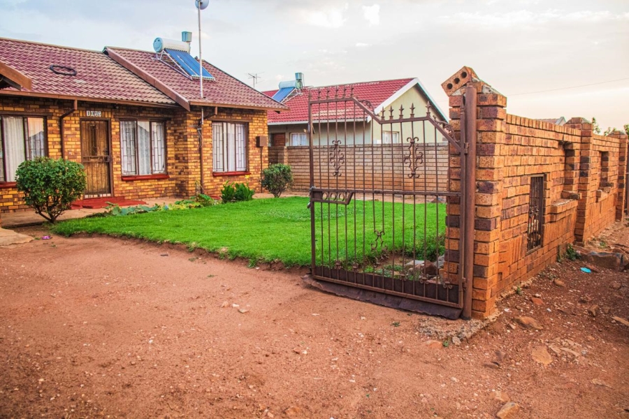 3 Bedroom Property for Sale in Lakeside Gauteng