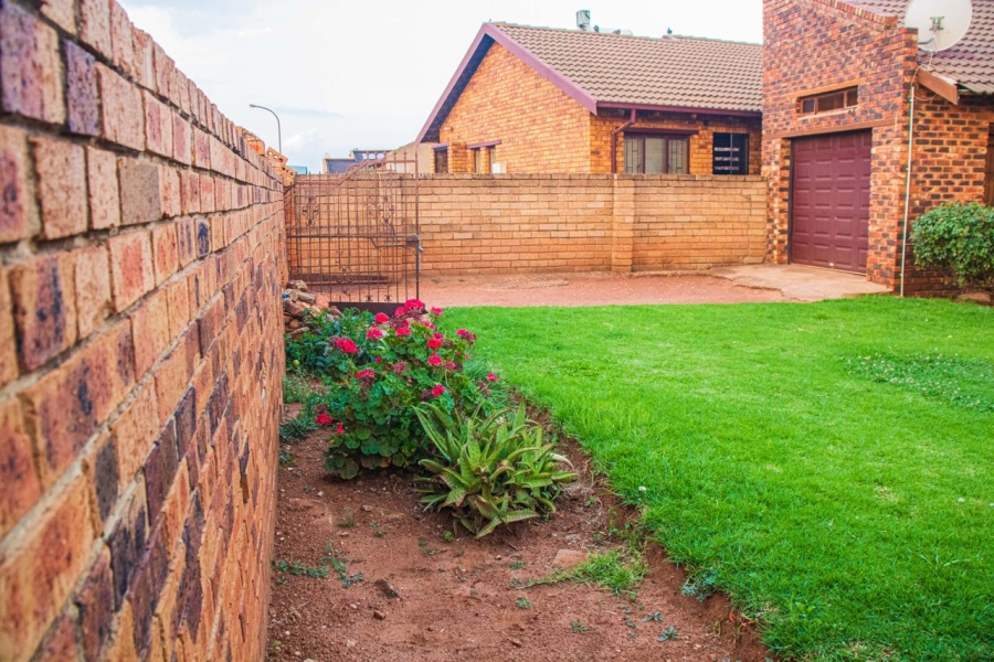 3 Bedroom Property for Sale in Lakeside Gauteng