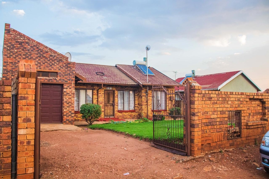 3 Bedroom Property for Sale in Lakeside Gauteng