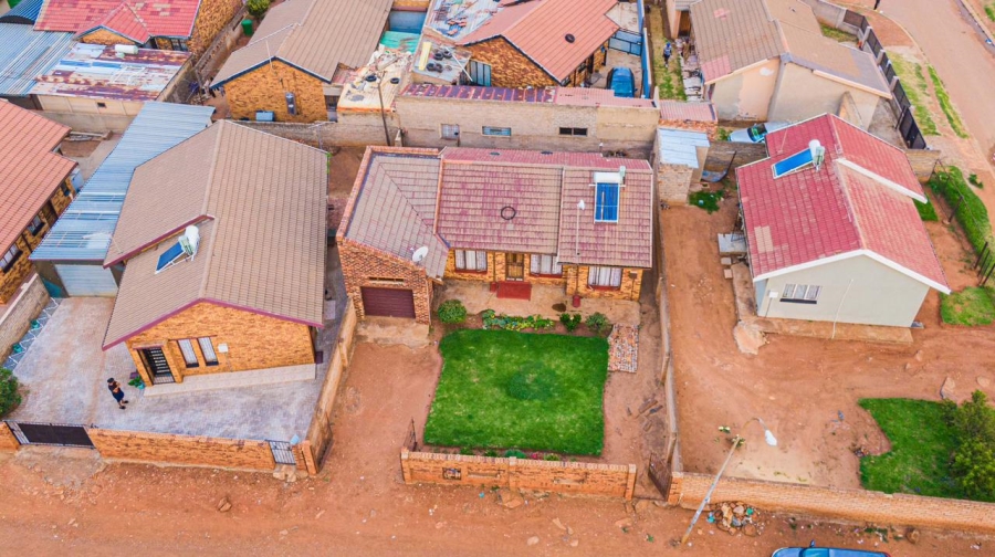 3 Bedroom Property for Sale in Lakeside Gauteng