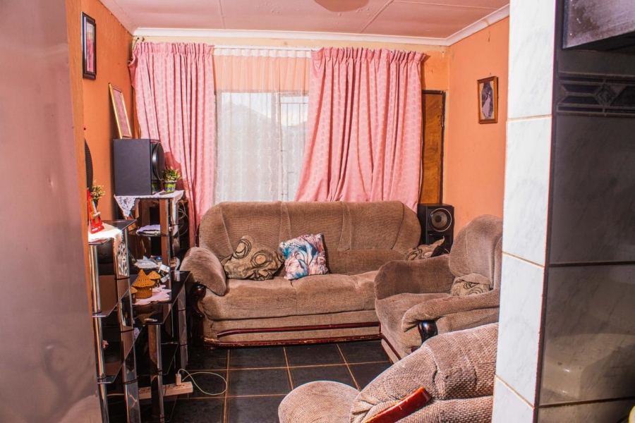 3 Bedroom Property for Sale in Lakeside Gauteng