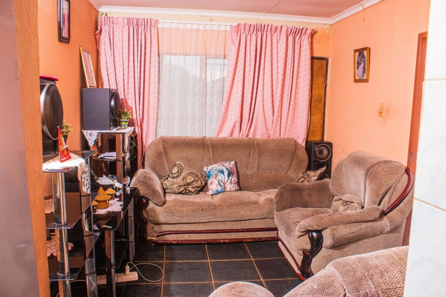 3 Bedroom Property for Sale in Lakeside Gauteng