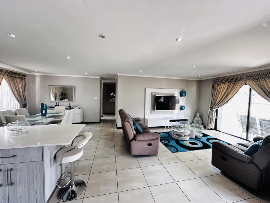 3 Bedroom Property for Sale in Helderwyk Gauteng