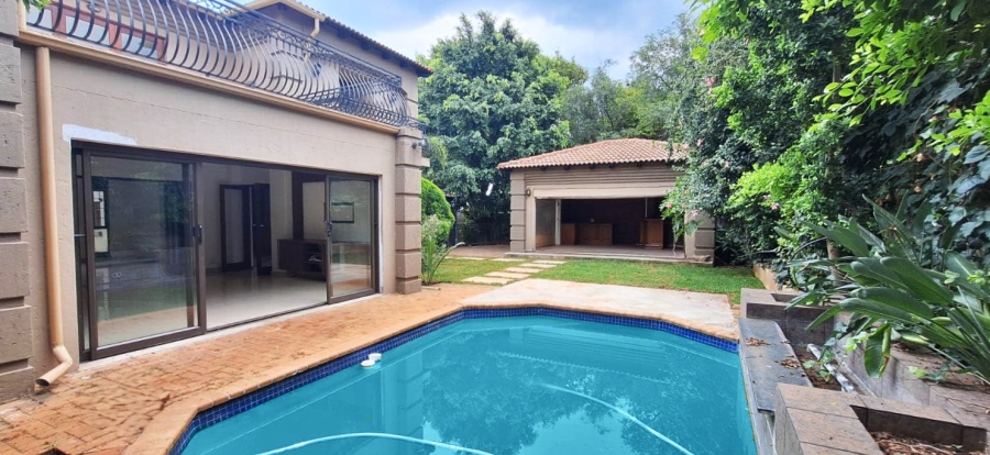 5 Bedroom Property for Sale in Faerie Glen Gauteng