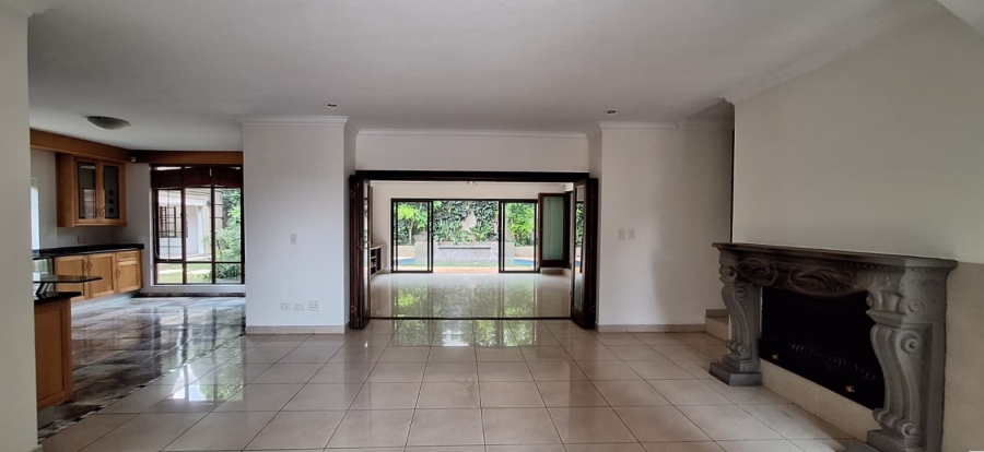 5 Bedroom Property for Sale in Faerie Glen Gauteng