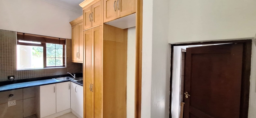 5 Bedroom Property for Sale in Faerie Glen Gauteng