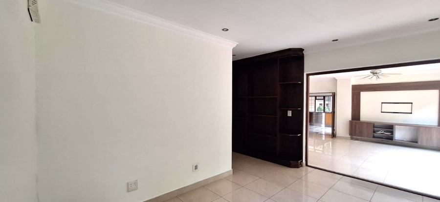 5 Bedroom Property for Sale in Faerie Glen Gauteng