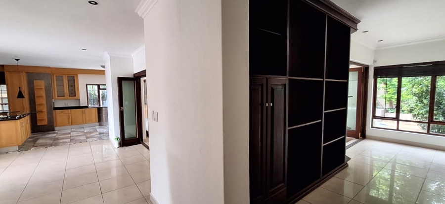 5 Bedroom Property for Sale in Faerie Glen Gauteng