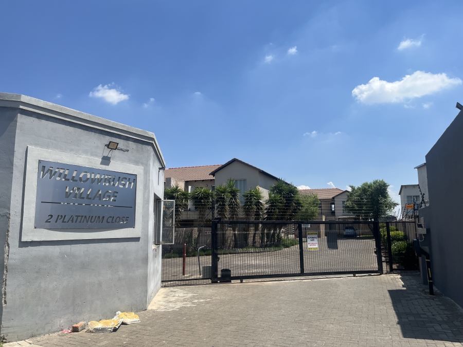 2 Bedroom Property for Sale in Albertsdal Gauteng