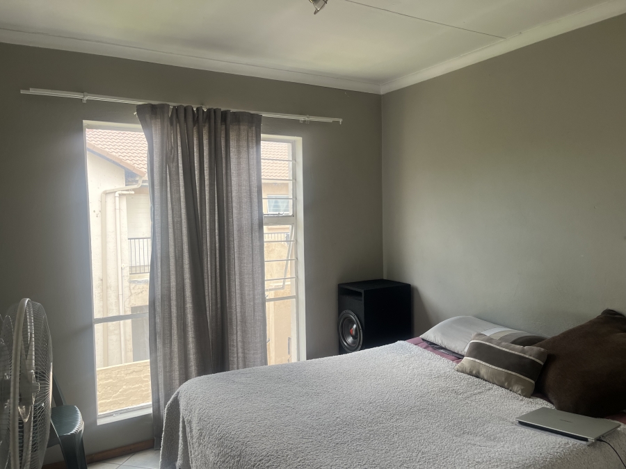 2 Bedroom Property for Sale in Albertsdal Gauteng