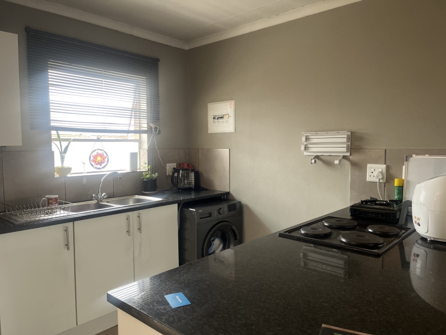 2 Bedroom Property for Sale in Albertsdal Gauteng