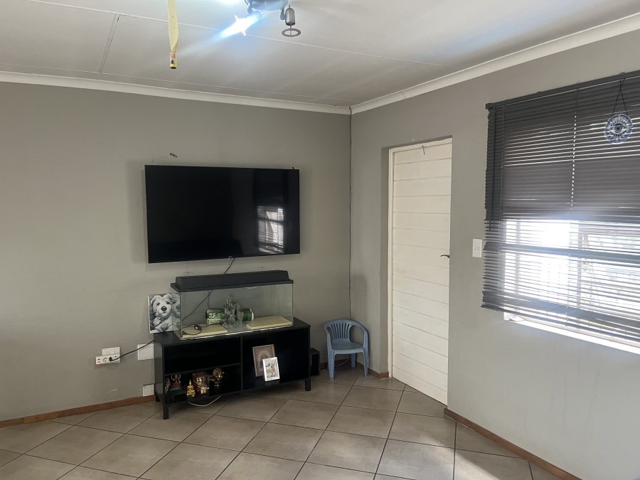 2 Bedroom Property for Sale in Albertsdal Gauteng
