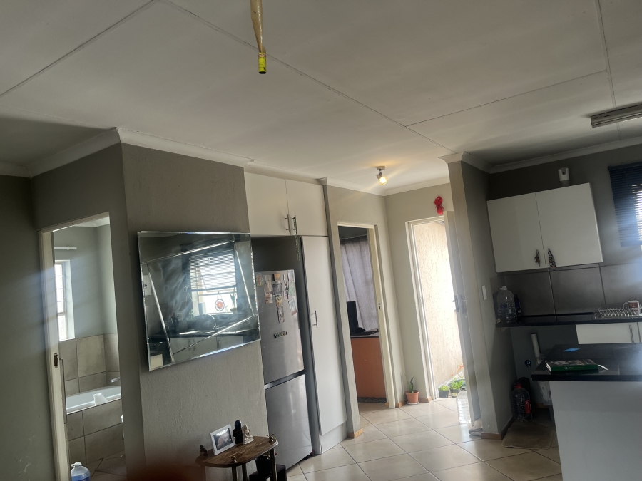 2 Bedroom Property for Sale in Albertsdal Gauteng