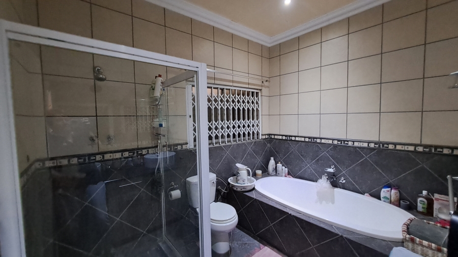 3 Bedroom Property for Sale in Rensburg Gauteng