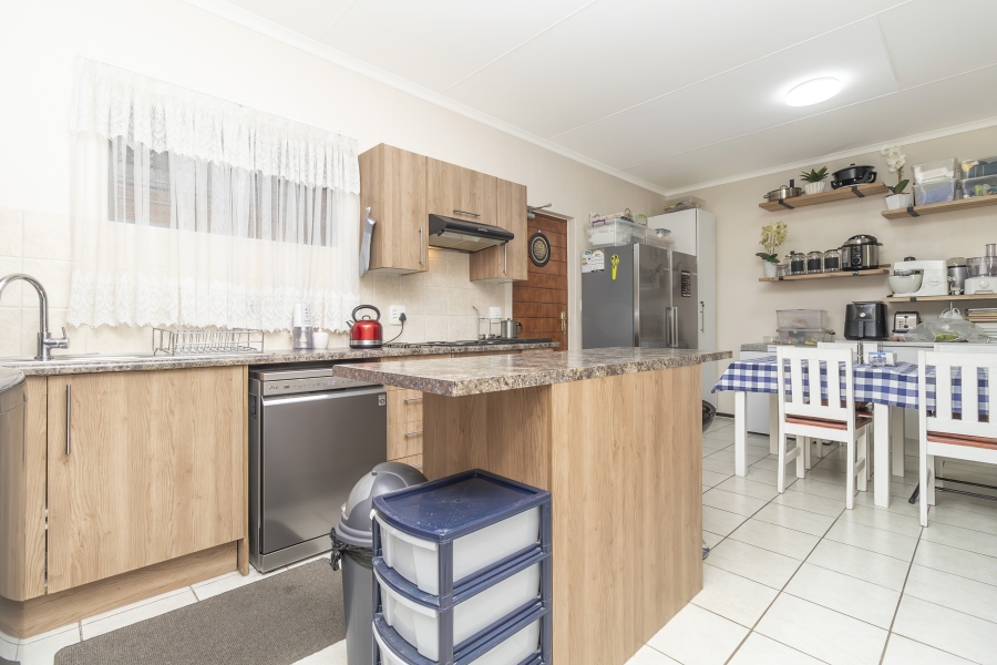 2 Bedroom Property for Sale in Olivedale Gauteng