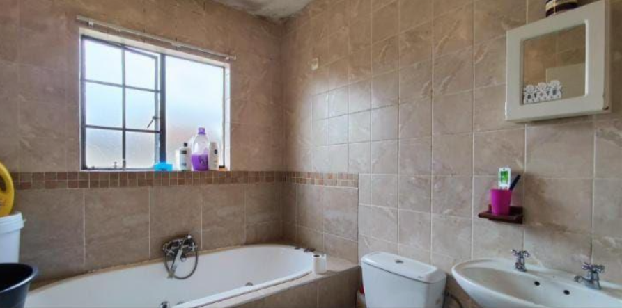 2 Bedroom Property for Sale in Ravensklip Gauteng