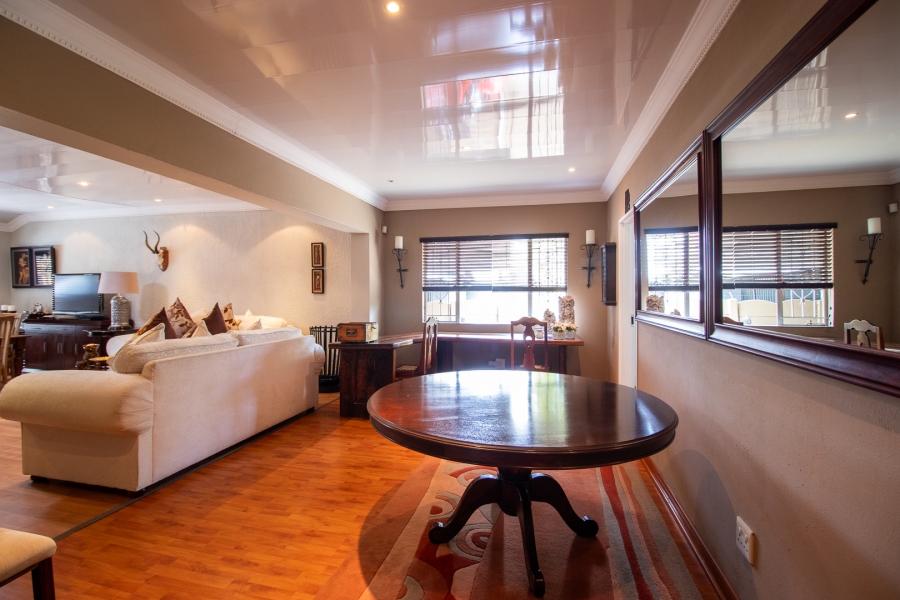 5 Bedroom Property for Sale in Raceview Gauteng