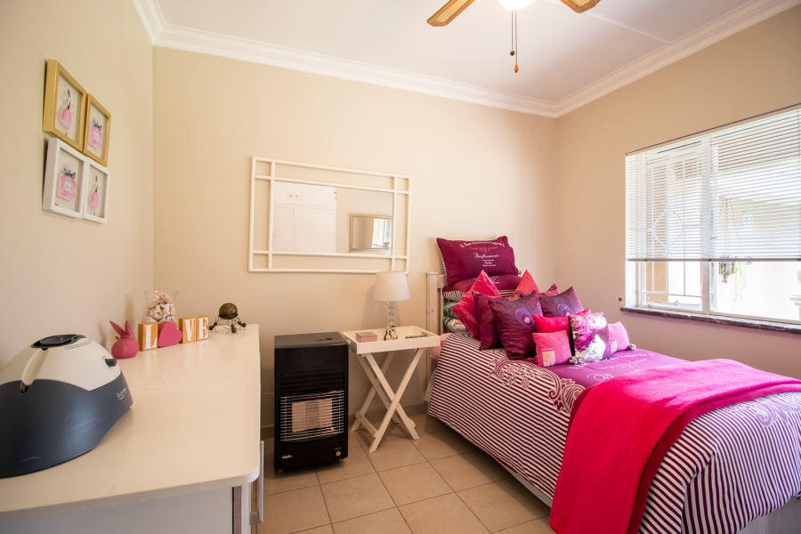 5 Bedroom Property for Sale in Raceview Gauteng