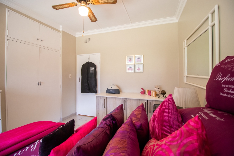 5 Bedroom Property for Sale in Raceview Gauteng