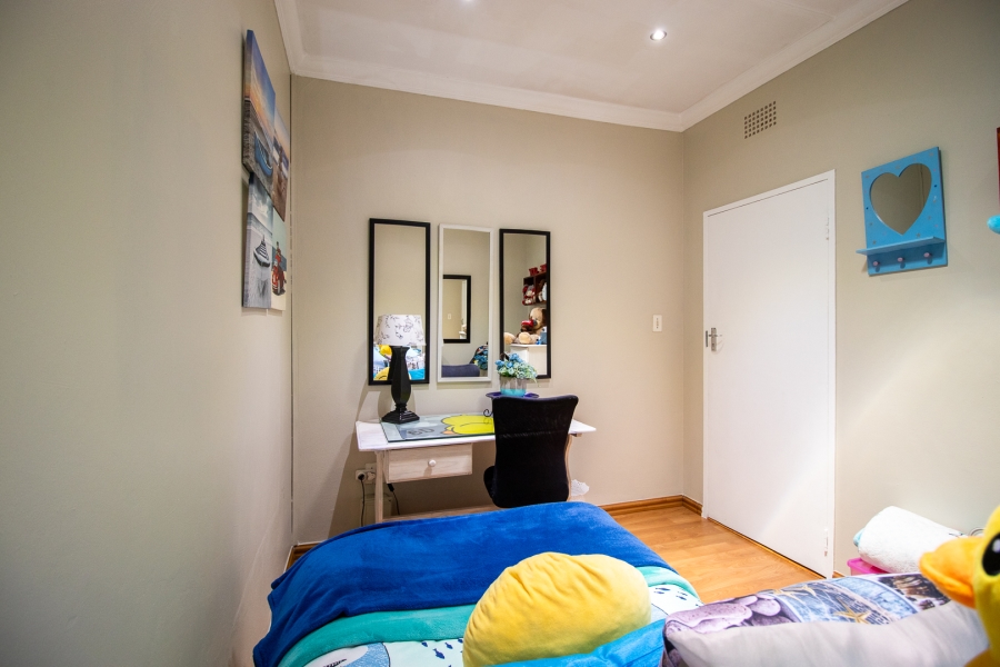 5 Bedroom Property for Sale in Raceview Gauteng