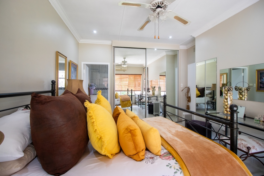 5 Bedroom Property for Sale in Raceview Gauteng