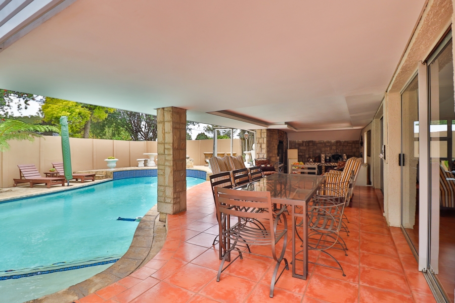 5 Bedroom Property for Sale in Raceview Gauteng