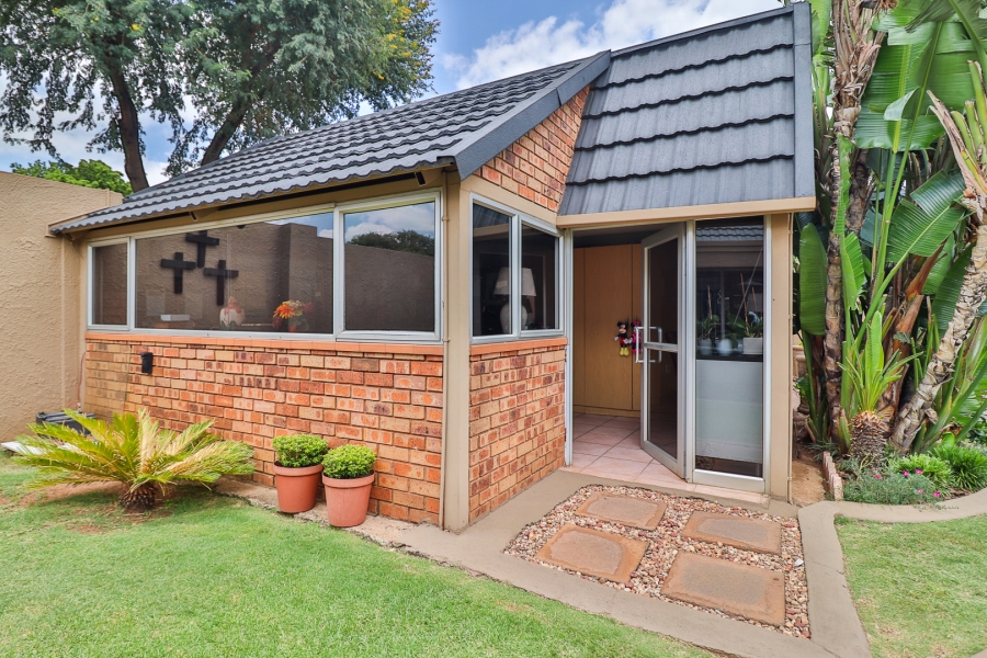 5 Bedroom Property for Sale in Raceview Gauteng