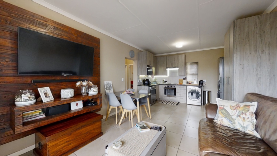 2 Bedroom Property for Sale in Goedeburg Gauteng