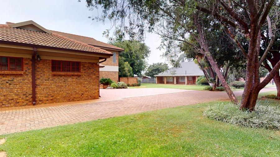10 Bedroom Property for Sale in Benoni Small Farms Gauteng