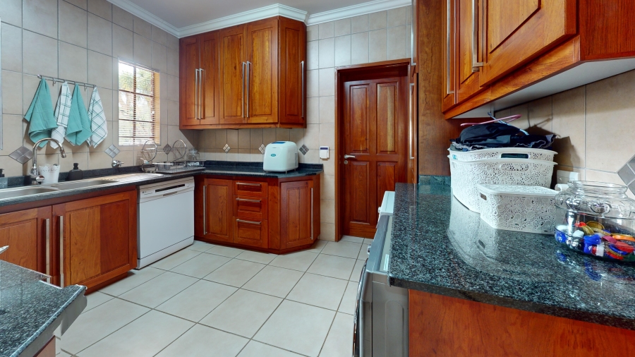 10 Bedroom Property for Sale in Benoni Small Farms Gauteng