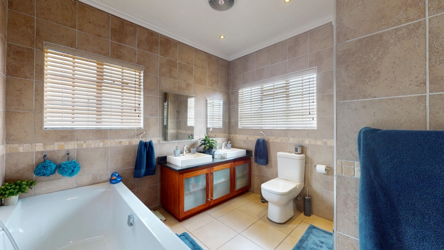 10 Bedroom Property for Sale in Benoni Small Farms Gauteng