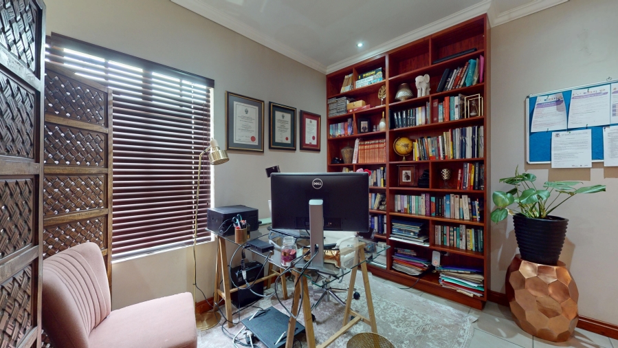 10 Bedroom Property for Sale in Benoni Small Farms Gauteng