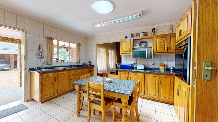 10 Bedroom Property for Sale in Benoni Small Farms Gauteng