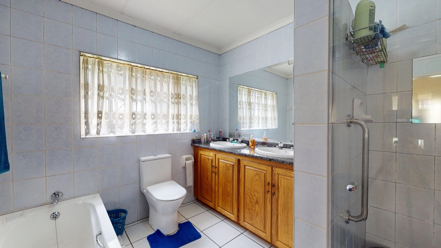 10 Bedroom Property for Sale in Benoni Small Farms Gauteng