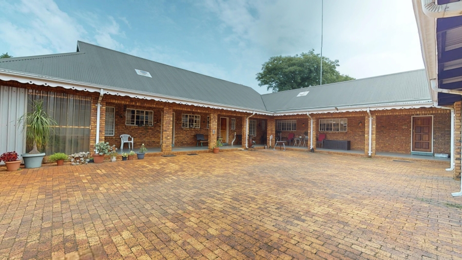 10 Bedroom Property for Sale in Benoni Small Farms Gauteng