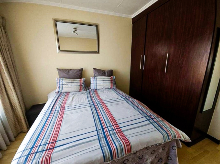 2 Bedroom Property for Sale in Greenstone Hill Gauteng