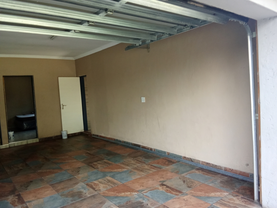 9 Bedroom Property for Sale in Bedworth Park Gauteng