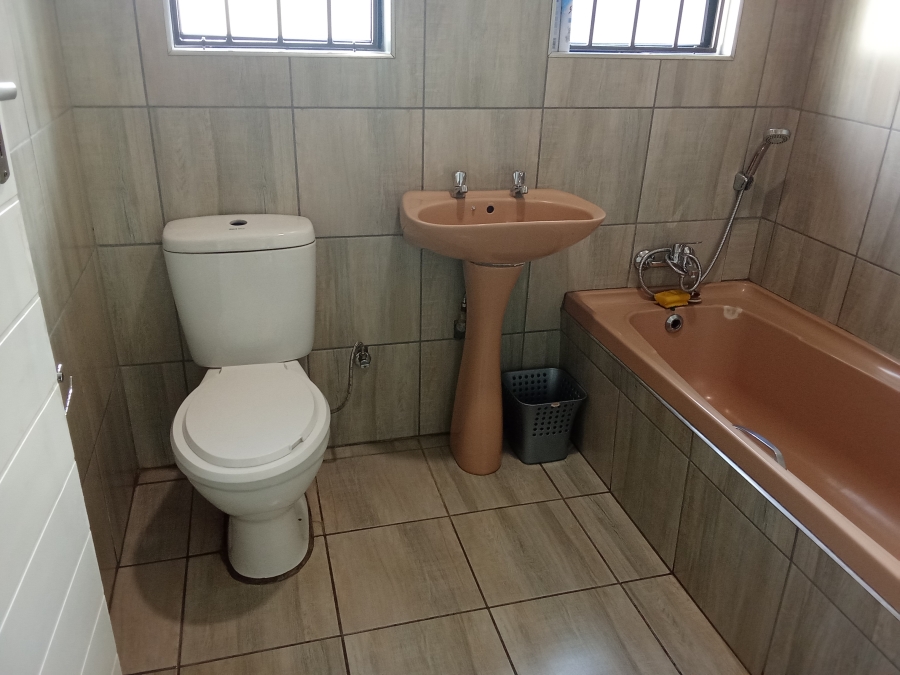 9 Bedroom Property for Sale in Bedworth Park Gauteng