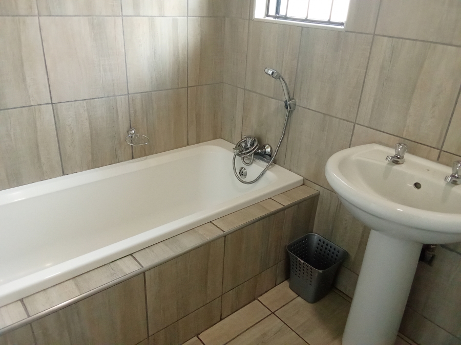 9 Bedroom Property for Sale in Bedworth Park Gauteng