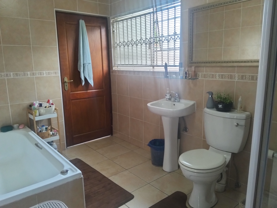 4 Bedroom Property for Sale in Oriel Gauteng