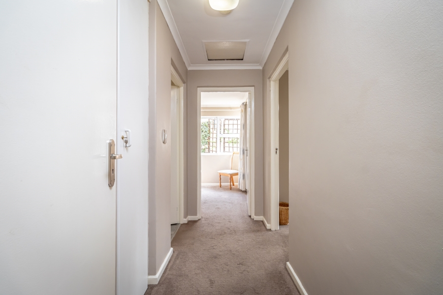 To Let 5 Bedroom Property for Rent in Magaliessig Gauteng