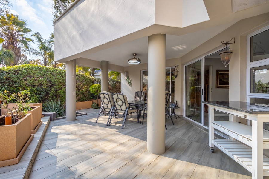 To Let 5 Bedroom Property for Rent in Magaliessig Gauteng