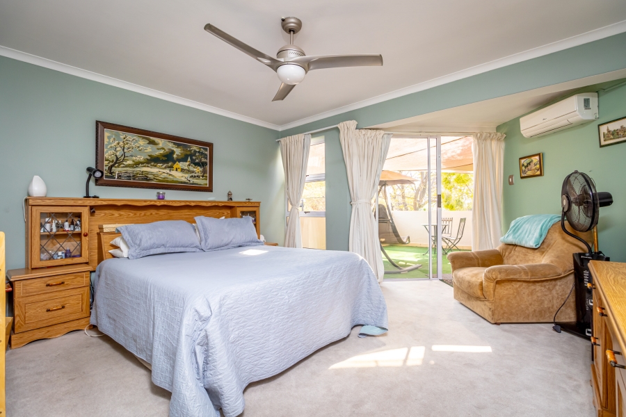 To Let 5 Bedroom Property for Rent in Magaliessig Gauteng