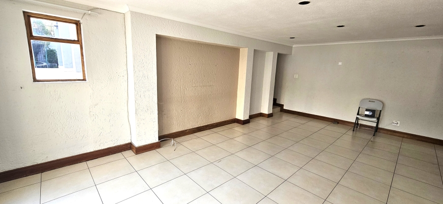 5 Bedroom Property for Sale in Dowerglen Ext 5 Gauteng